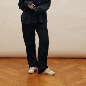 Djerf Avenue On The Go Pants in Ash | Size L